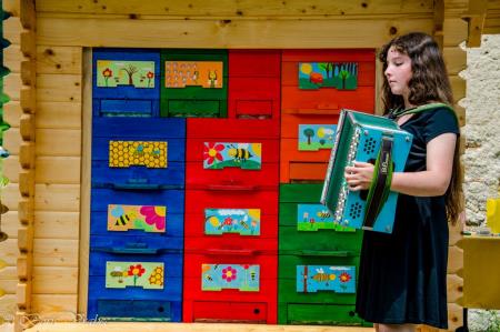 Učni čebelnjak in čebelam prijazna občina 2